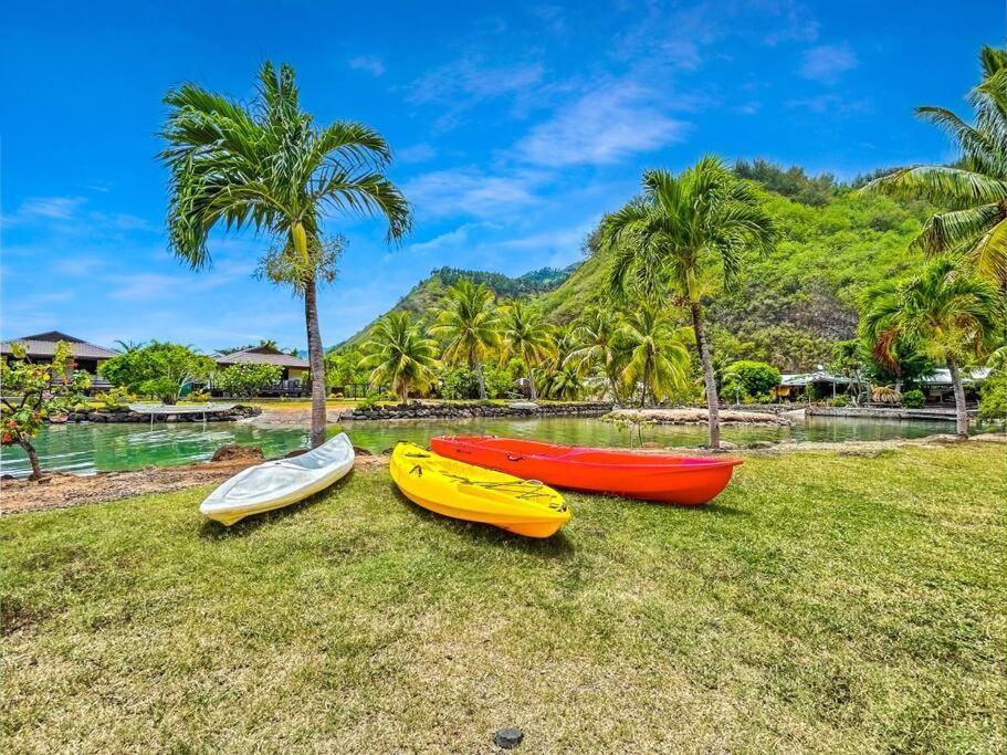 Free Canoes King Bed - Fare Mihiau Villa Moorea Exterior photo